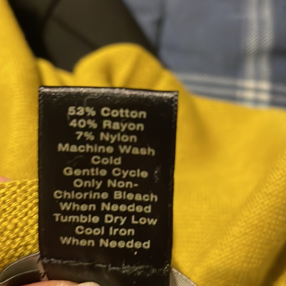 Sweater - Picture 6 of 6